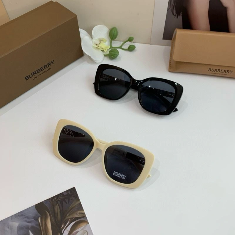 SmoothTexture Burberry Sunglasses 277140