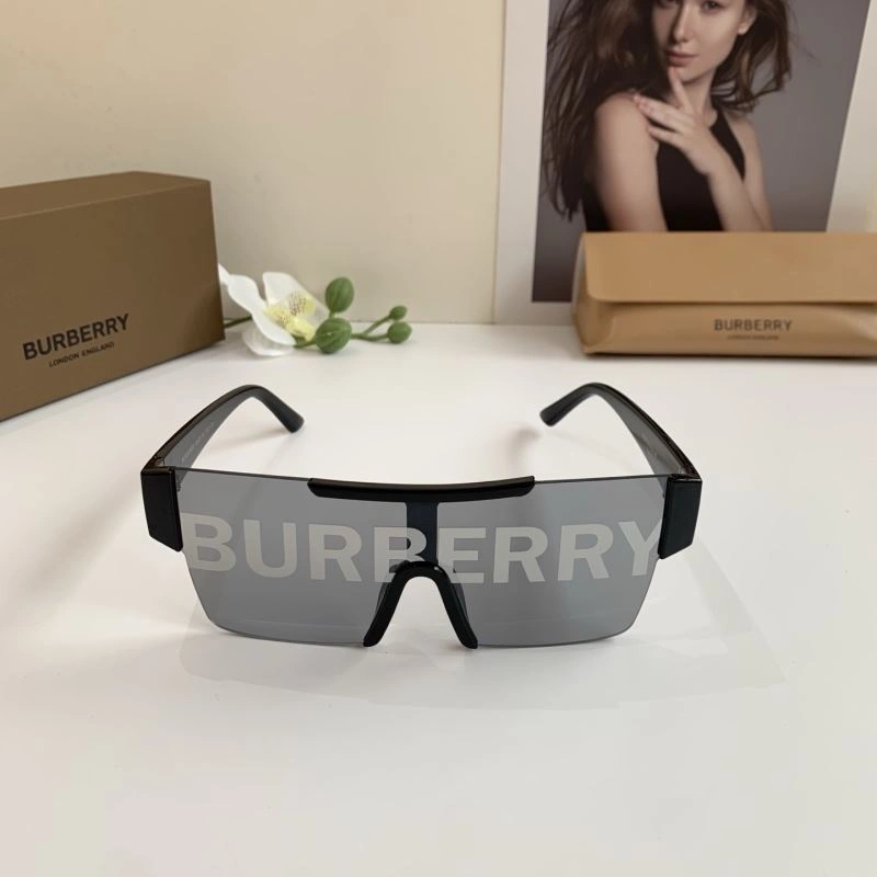 Burberry Sunglasses UrbanStyle 277134