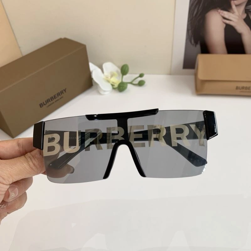 Burberry Sunglasses UrbanStyle 277134