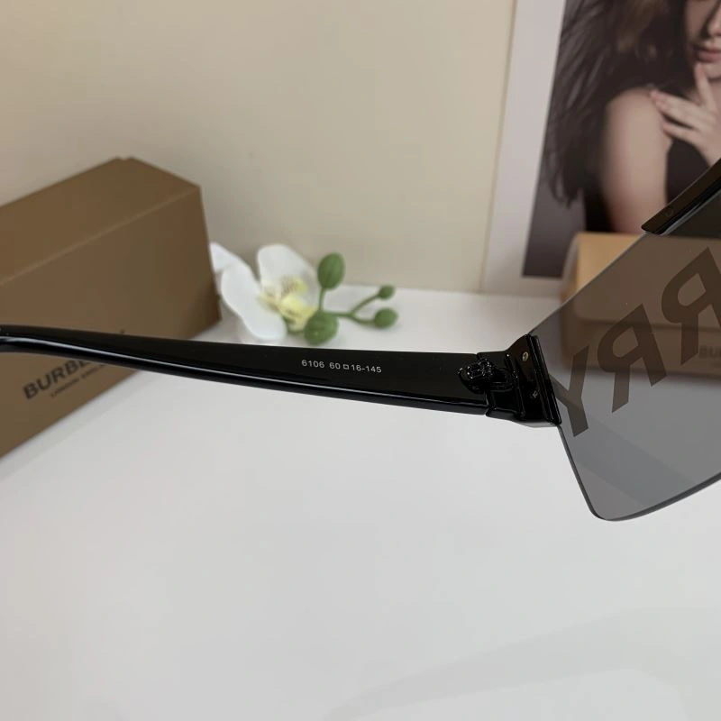 Burberry Sunglasses UrbanStyle 277134