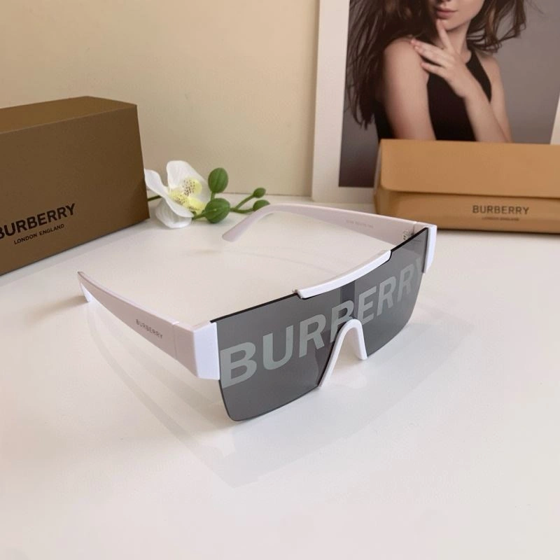 Burberry Sunglasses Sporty 277132