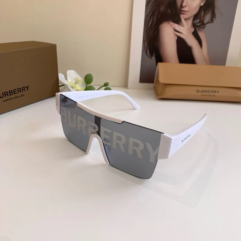 Burberry Sunglasses Sporty 277132