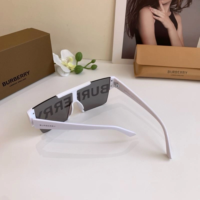 Burberry Sunglasses Sporty 277132