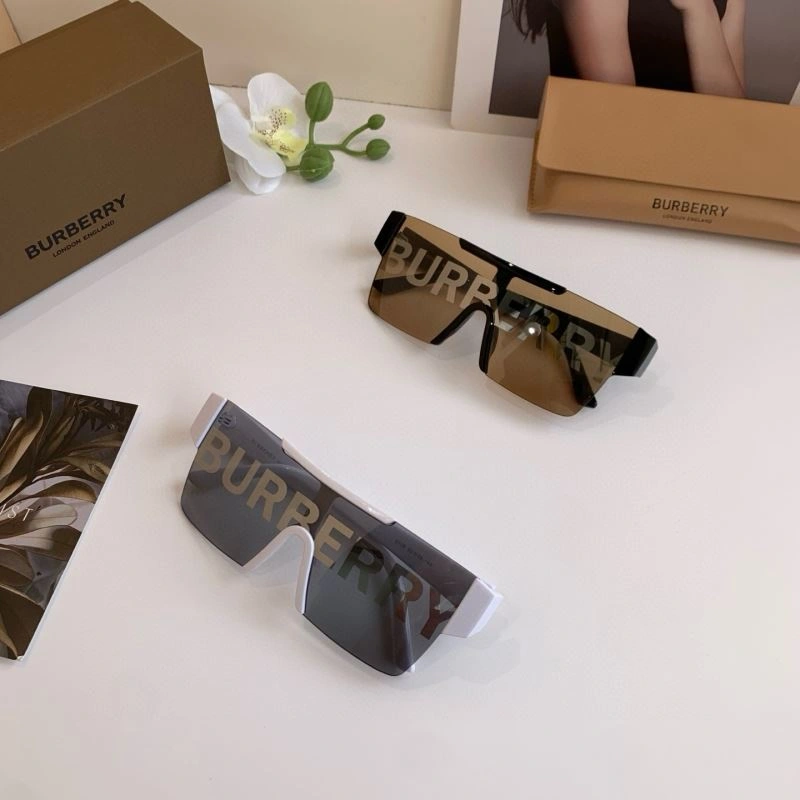 Burberry Sunglasses Sporty 277132