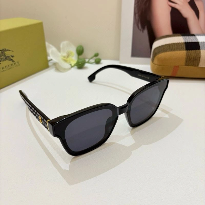 Burberry Sunglasses Stylish 277128