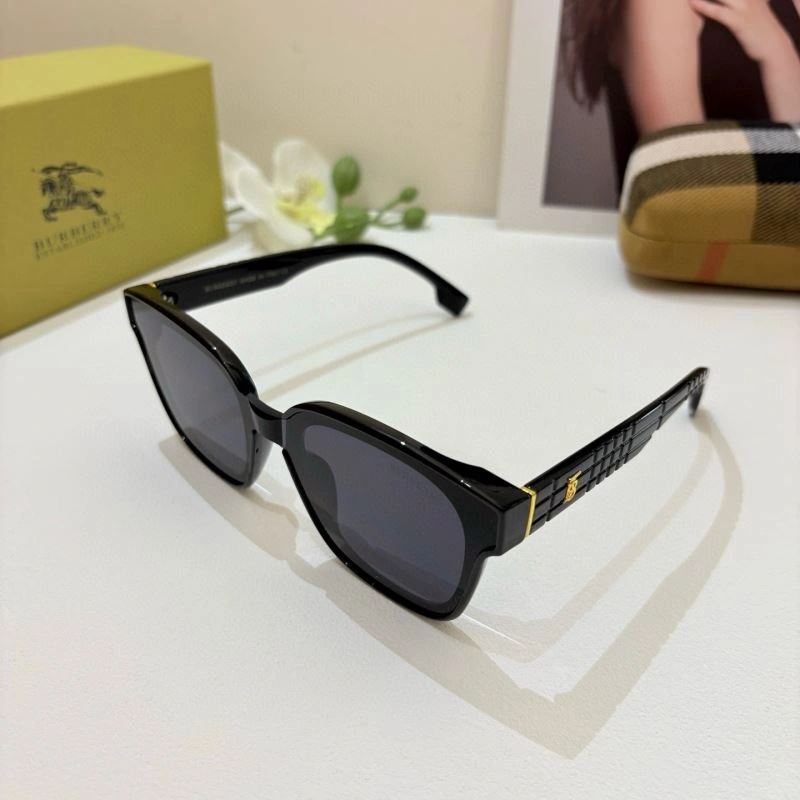 Burberry Sunglasses Stylish 277128