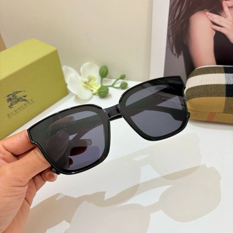 Burberry Sunglasses Stylish 277128
