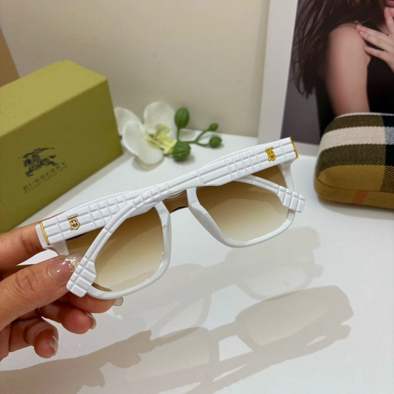Burberry Sunglasses FreshLook 277152