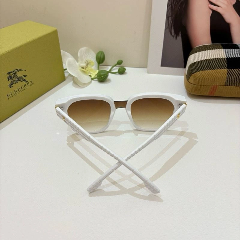 Burberry Sunglasses FreshLook 277152