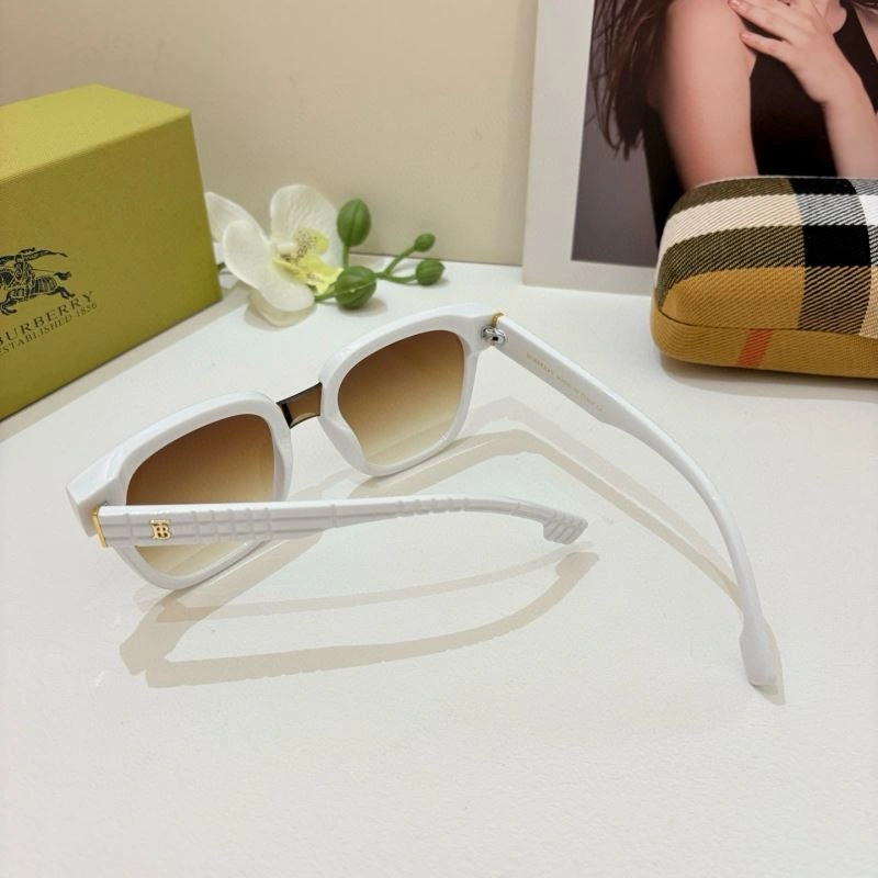 Burberry Sunglasses FreshLook 277152