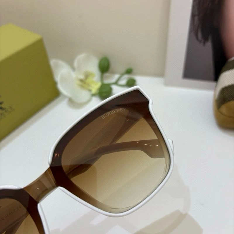 Burberry Sunglasses FreshLook 277152