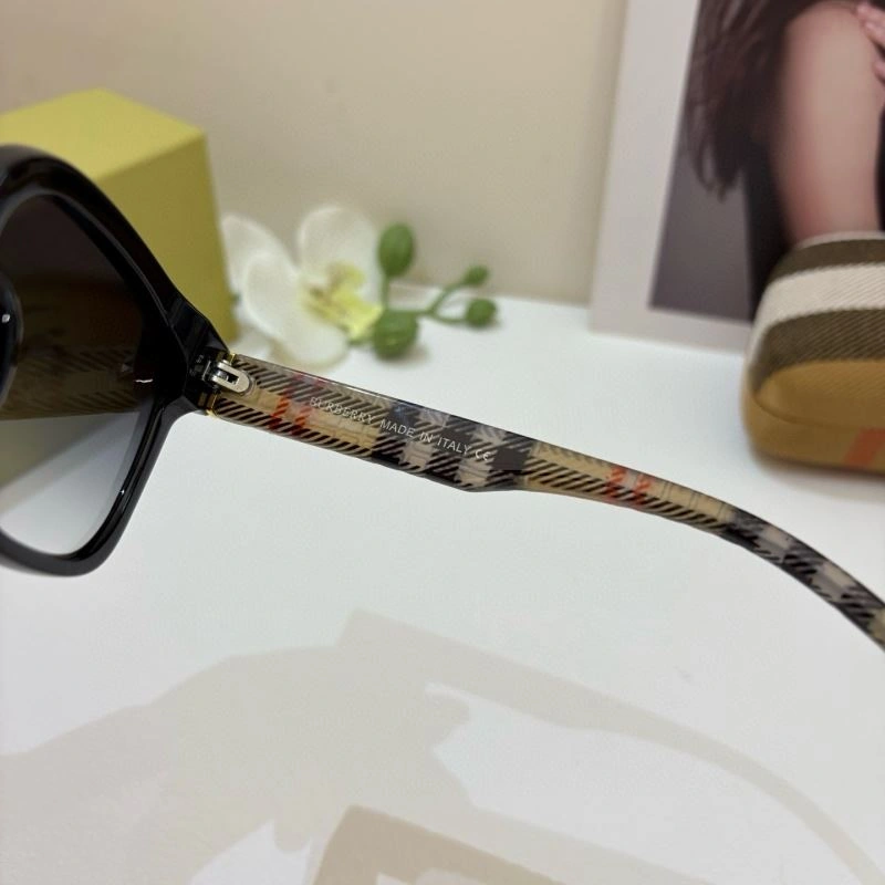 Burberry Sunglasses QuickDry 277141