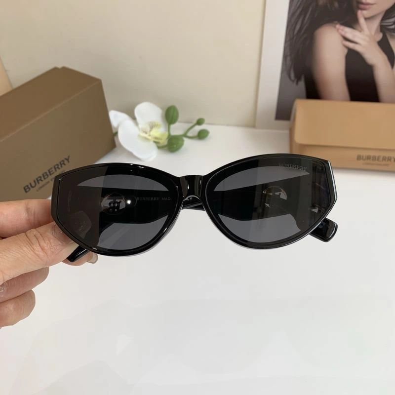 MultiPurpose Burberry Sunglasses 277142