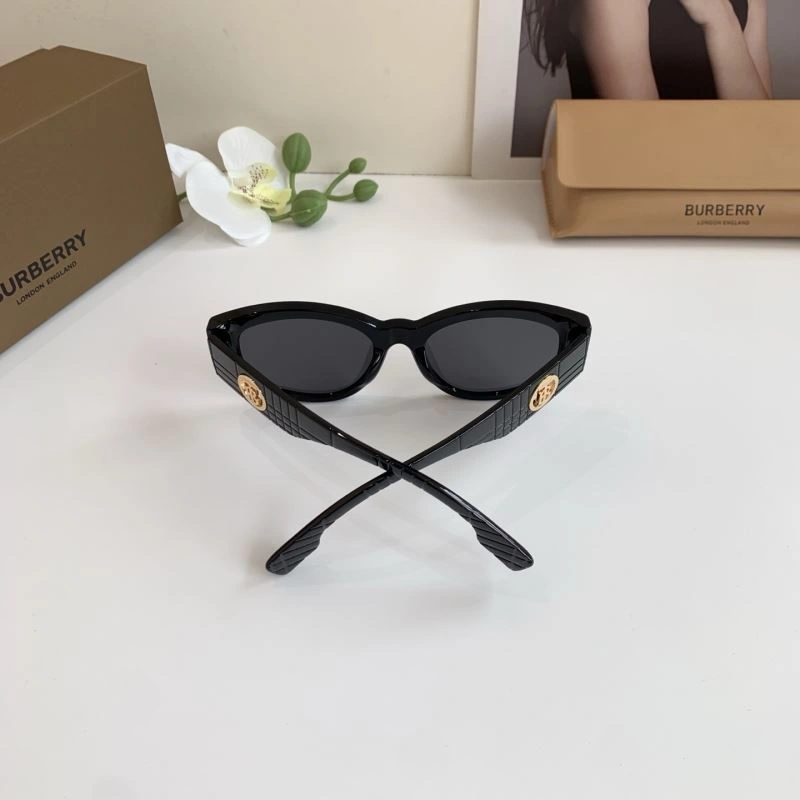 MultiPurpose Burberry Sunglasses 277142
