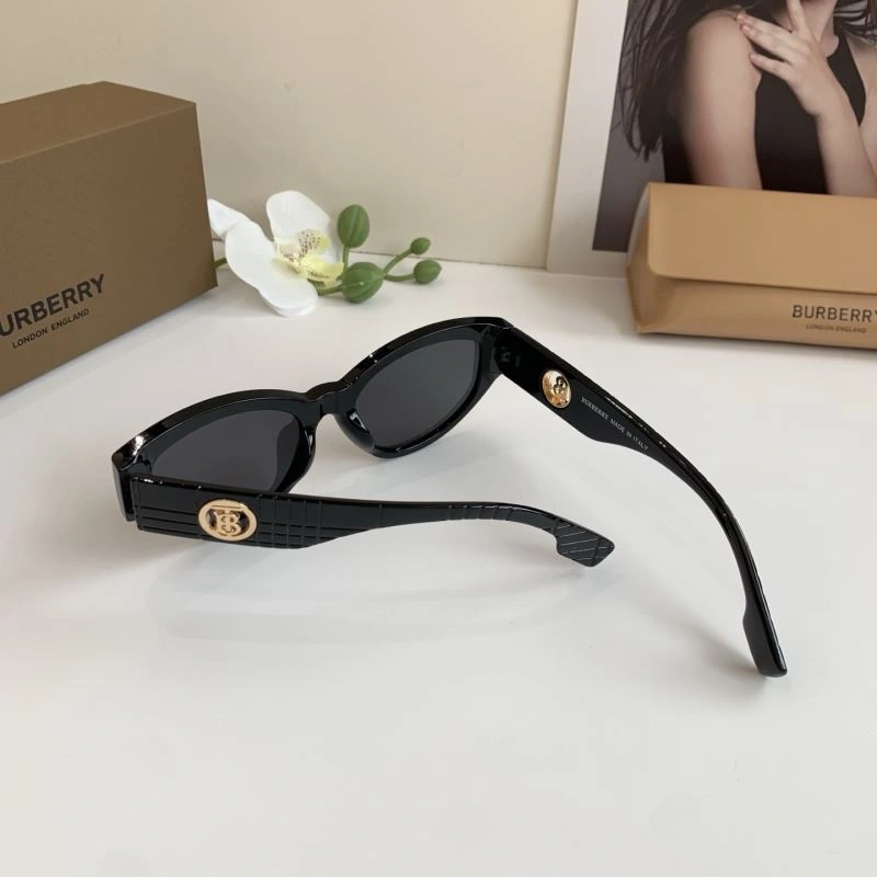 MultiPurpose Burberry Sunglasses 277142