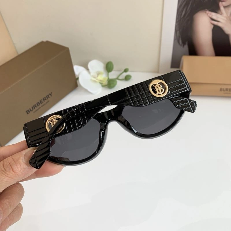 MultiPurpose Burberry Sunglasses 277142