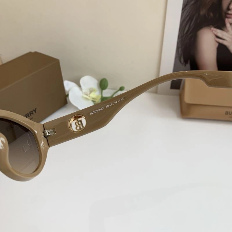 Supportive Burberry Sunglasses 277138