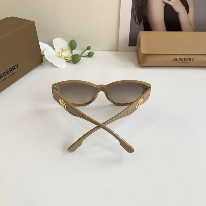 Supportive Burberry Sunglasses 277138