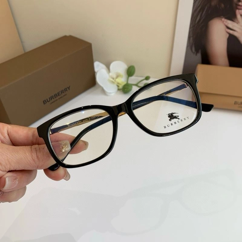 Burberry Sunglasses Seasonal 277130