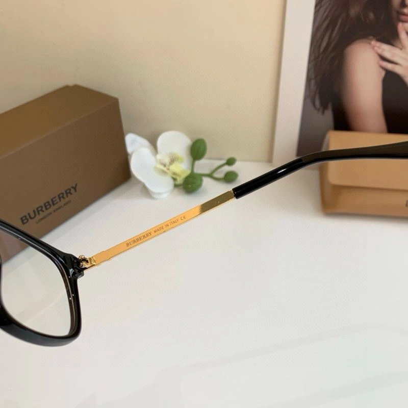 Burberry Sunglasses Seasonal 277130