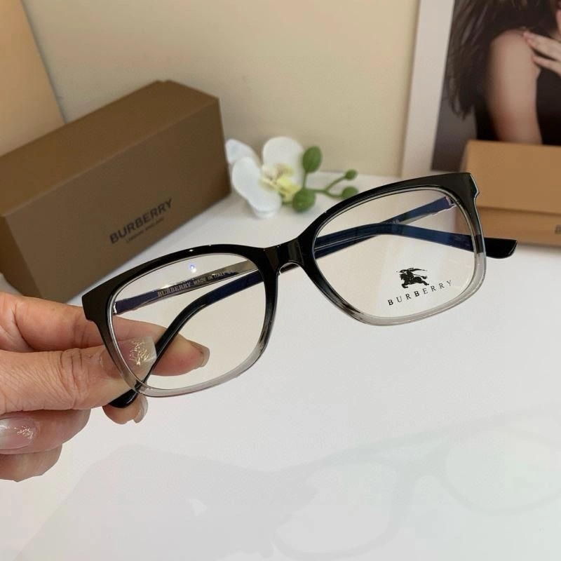 Burberry Sunglasses Unisex 277124