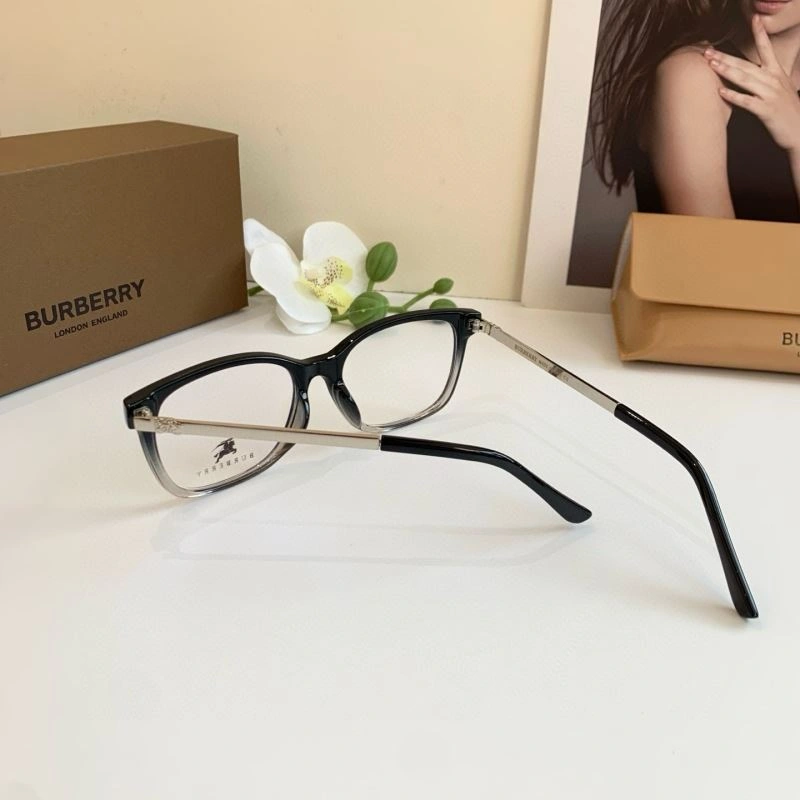 Burberry Sunglasses Unisex 277124