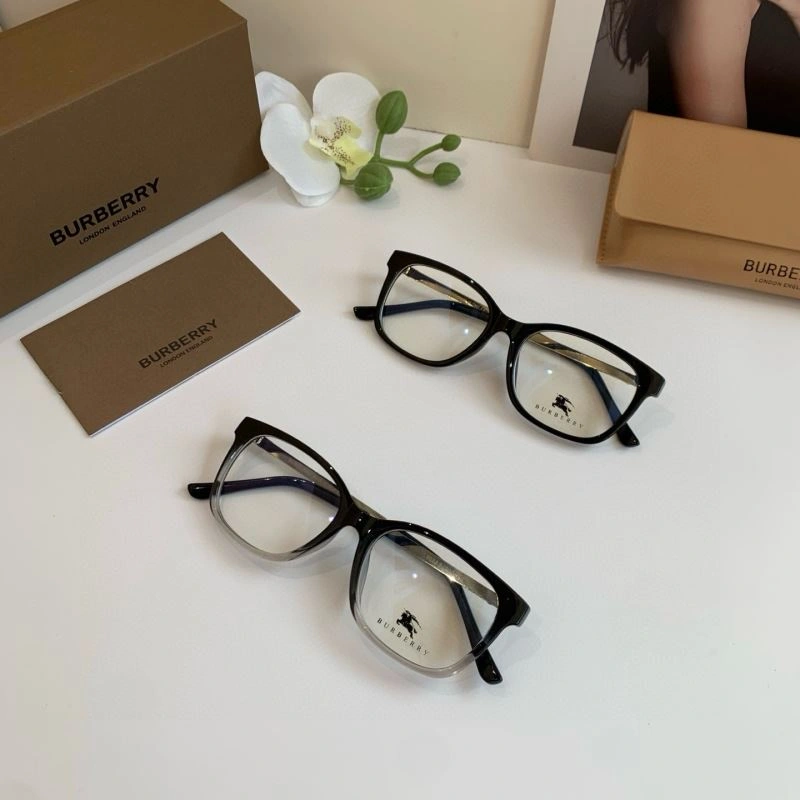 Burberry Sunglasses Unisex 277124