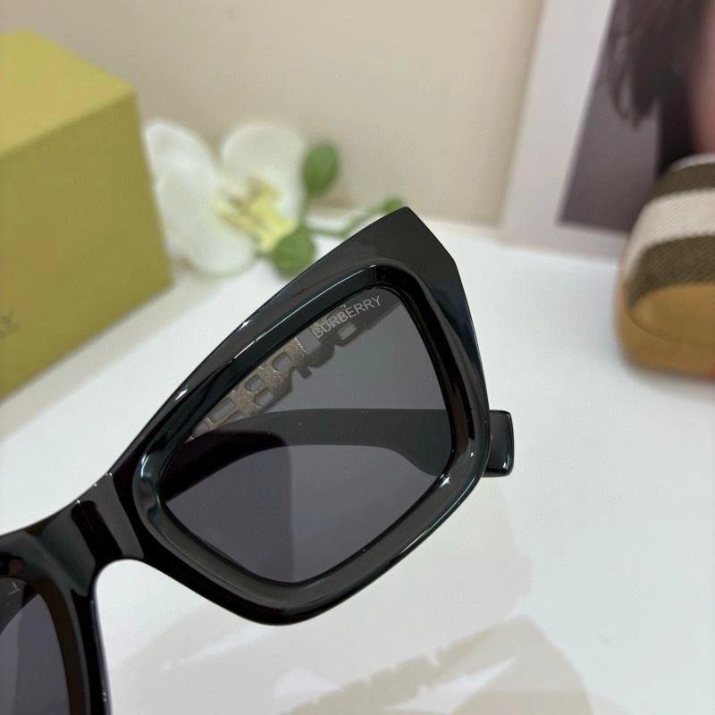 Flexible Burberry Sunglasses 277131