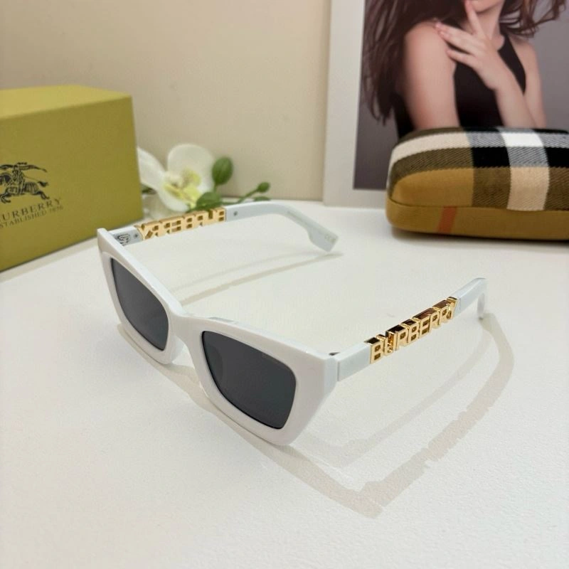 Burberry Sunglasses Practical 277123