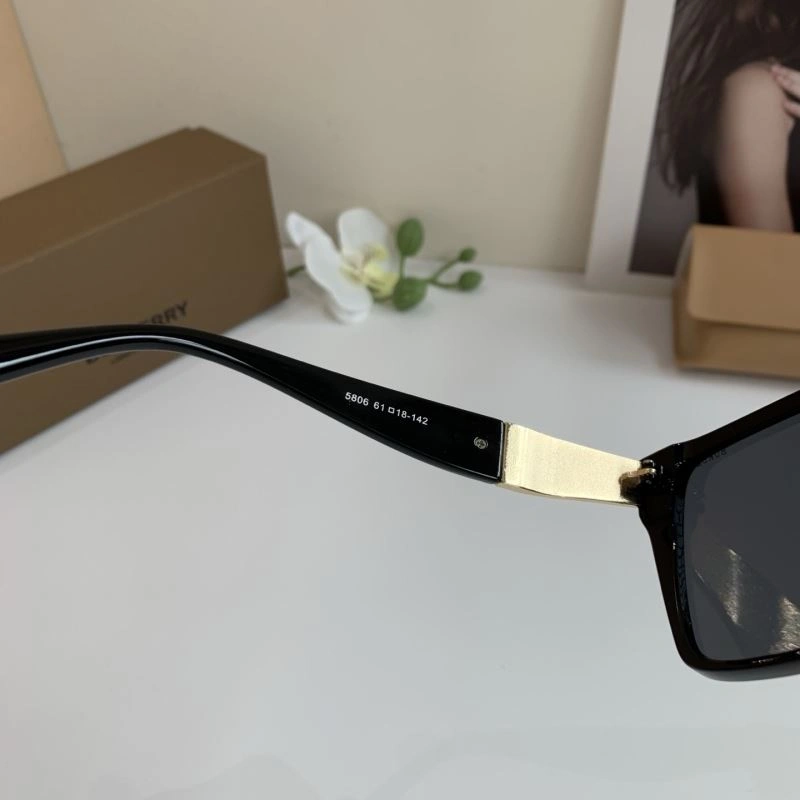 Burberry Sunglasses Chic 277120