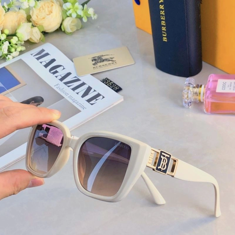 Burberry Sunglasses Breathable 277098