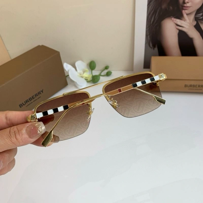 Burberry Sunglasses MultiPurpose 277091