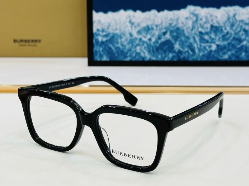 Burberry Sunglasses Elegant 277236