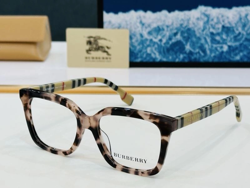 Burberry Sunglasses Elegant 277236