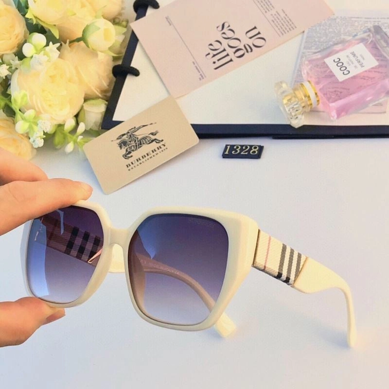 Vibrant Burberry Sunglasses 277216