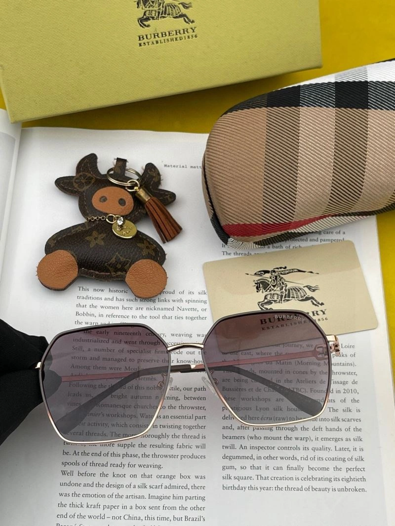 Tailored Burberry Sunglasses 277227