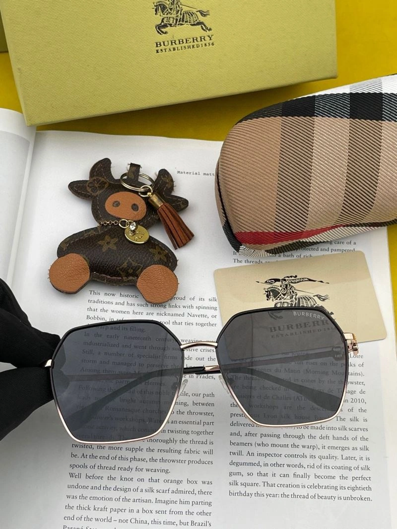 Tailored Burberry Sunglasses 277227