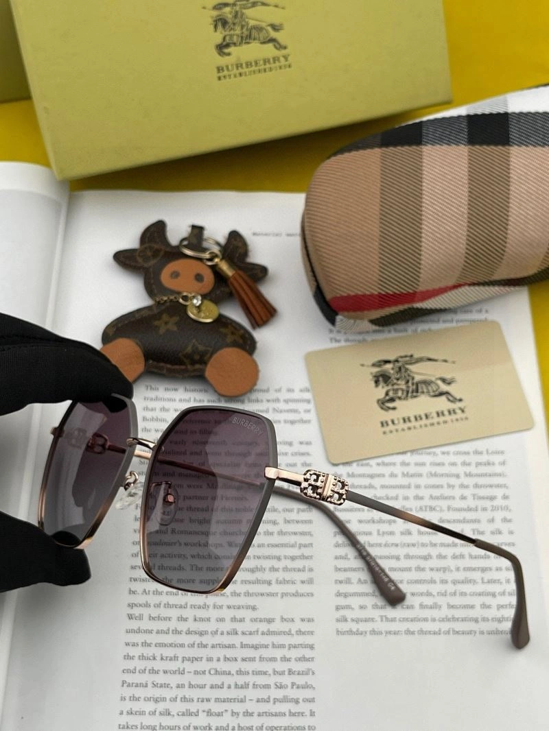 Tailored Burberry Sunglasses 277227