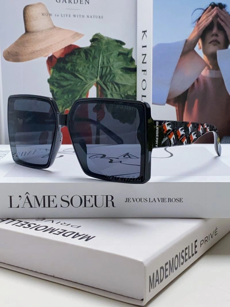 Sleek Burberry Sunglasses 277206