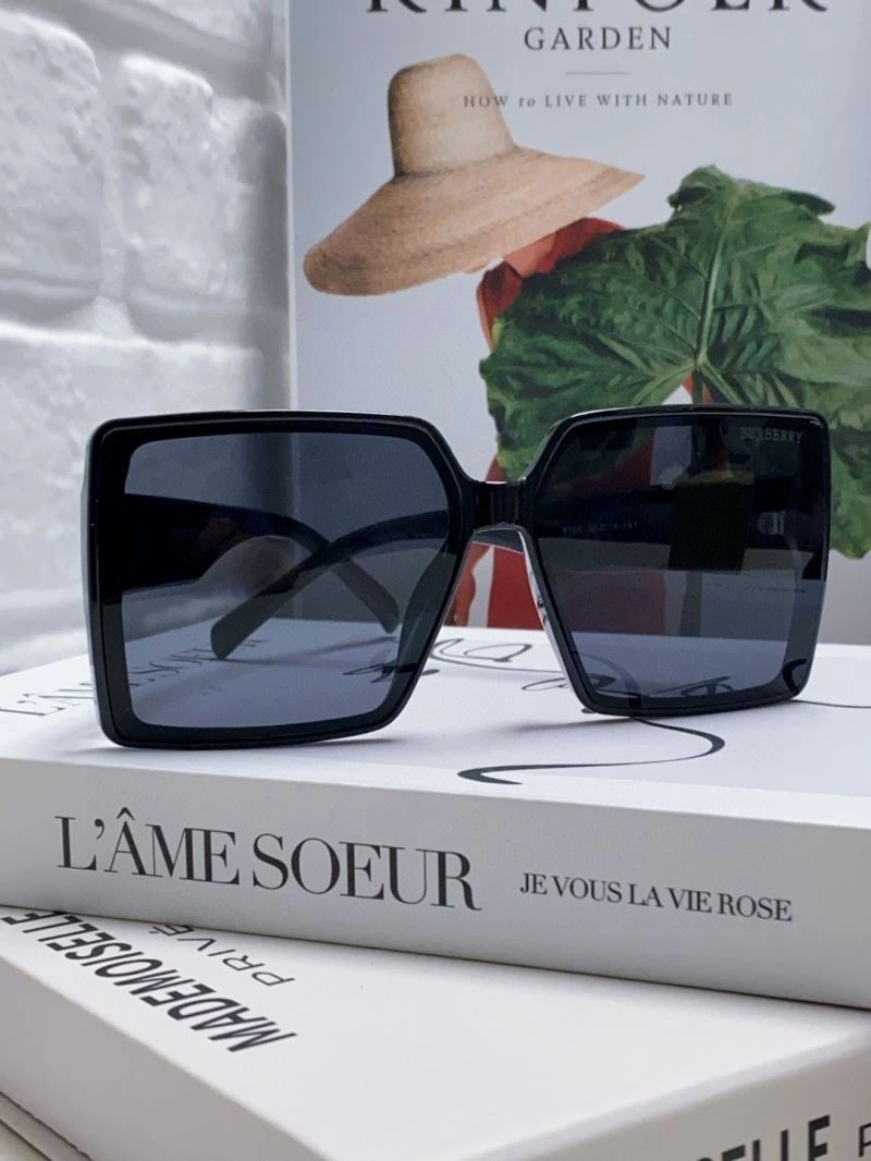 Sleek Burberry Sunglasses 277206