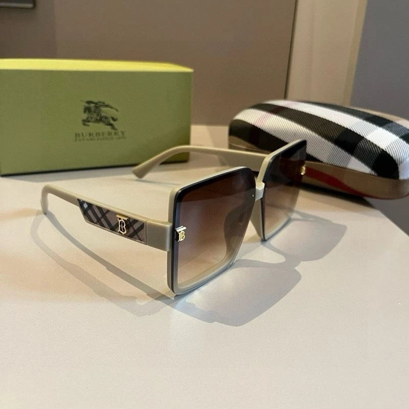 Compact Burberry Sunglasses 277220