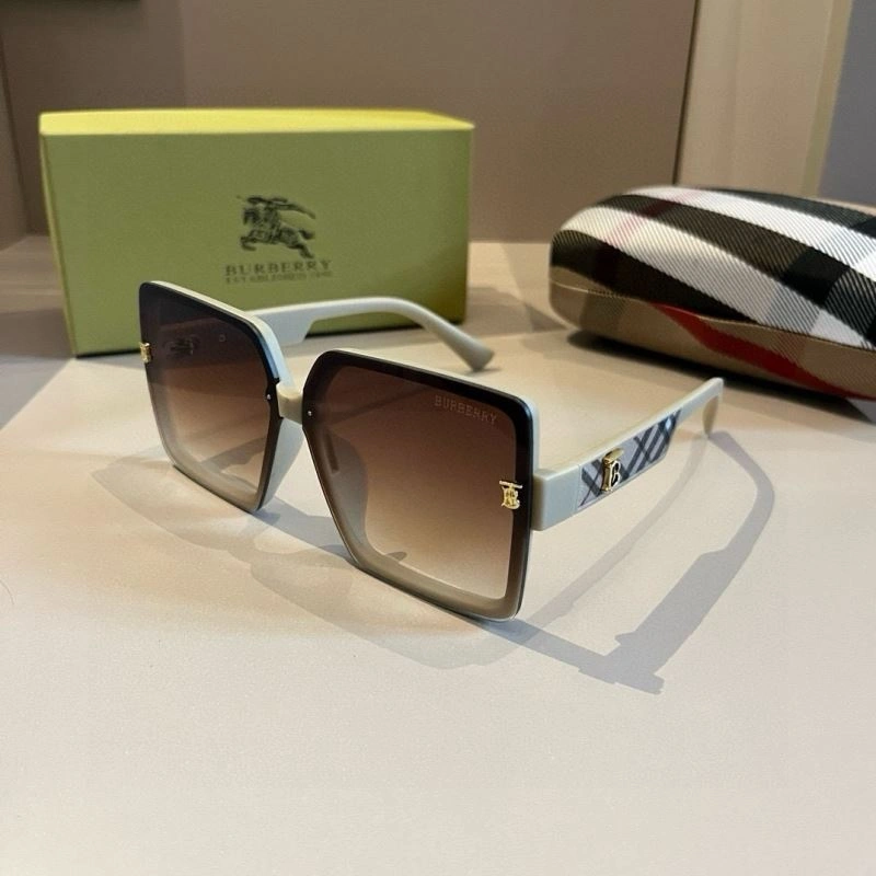Compact Burberry Sunglasses 277220