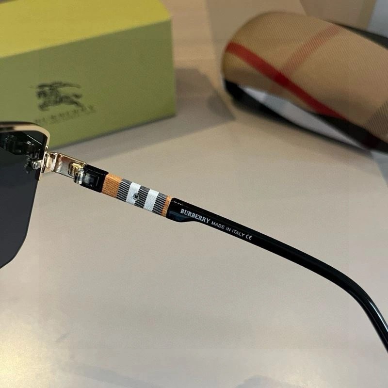 Burberry Sunglasses Bold 277205
