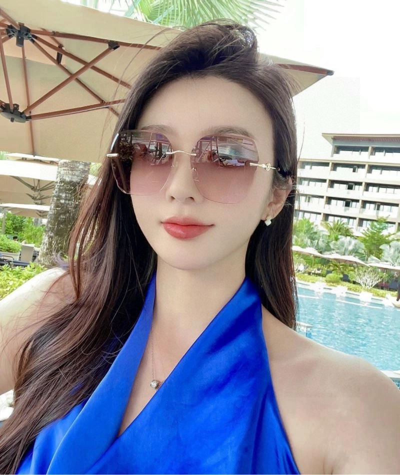 Burberry Sunglasses Breathable 277186