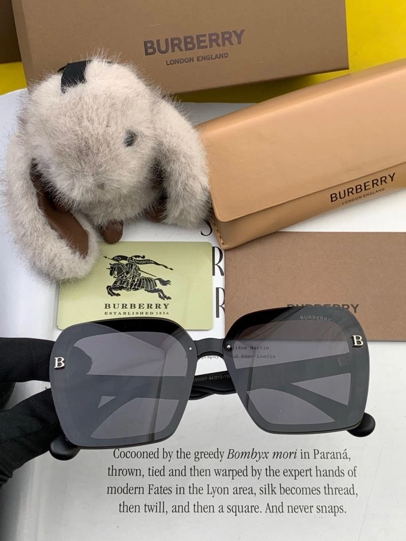 Elegant Burberry Sunglasses 277182