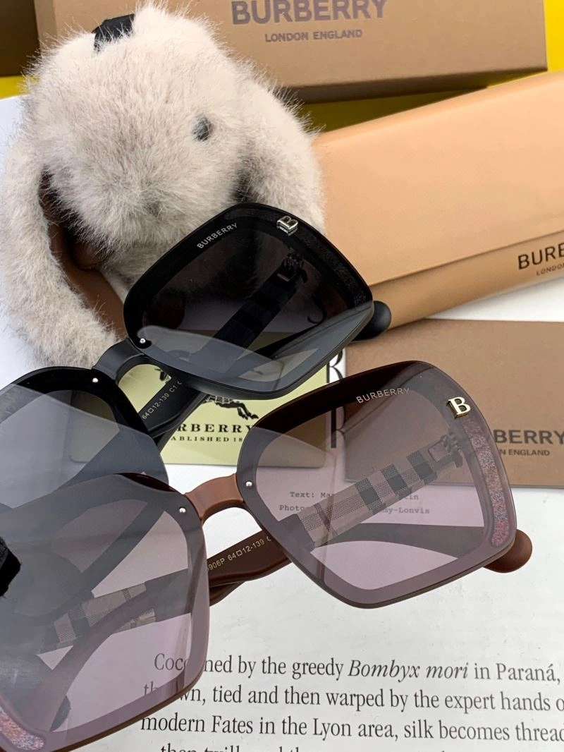 Elegant Burberry Sunglasses 277182