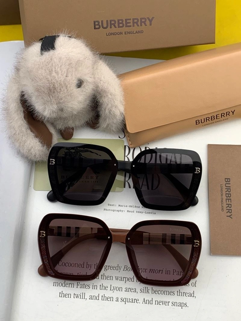 Elegant Burberry Sunglasses 277182