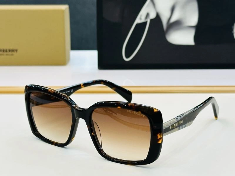 UrbanChic Burberry Sunglasses 277196