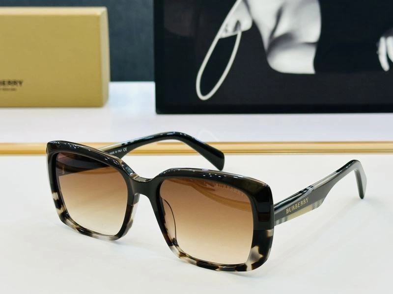 UrbanChic Burberry Sunglasses 277196