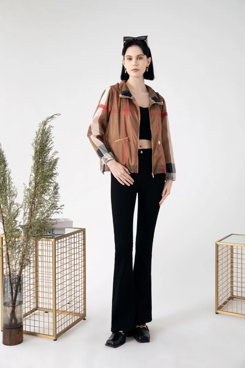 Seasonal Burberry Sunscreen Jacket 103512